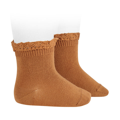 CONDOR SOCKS - Ruffle Lace Edging Short Socks in GINGERBREAD (688)